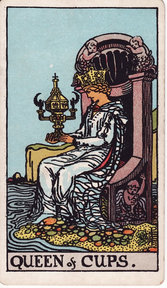Королева Кубков (Queen of Cups) — карта Таро