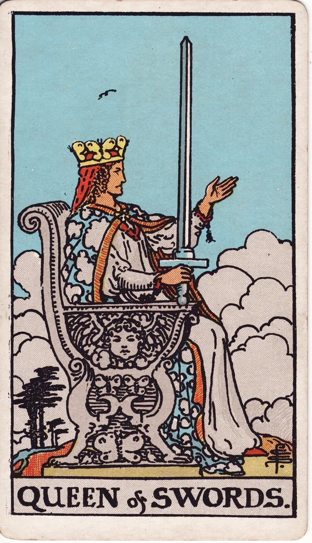 Королева Мечей (Queen of Swords) — карта Таро