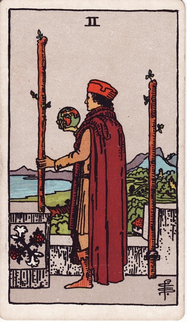 Двойка Жезлов (Two of Wands) — карта Таро